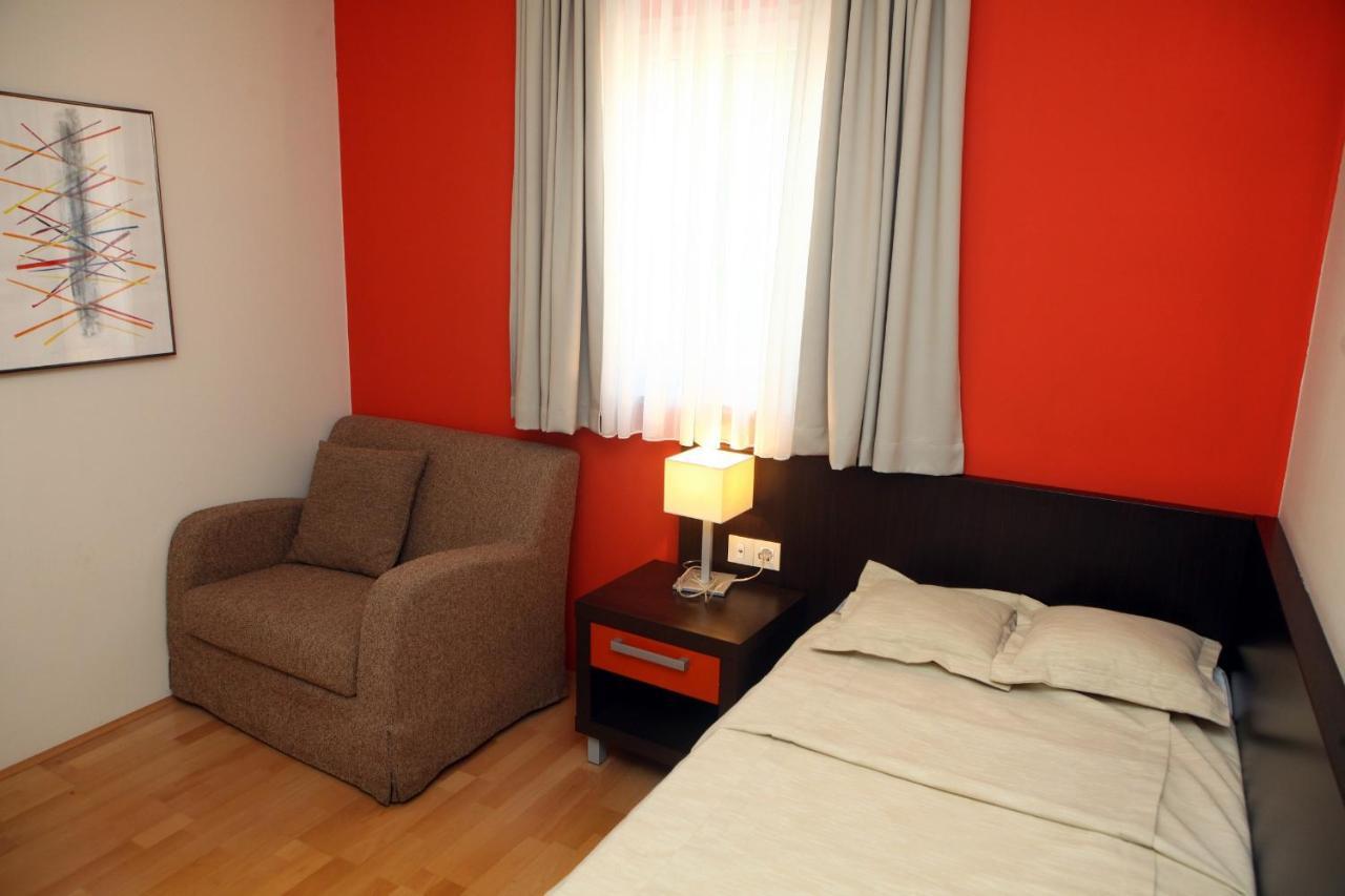 Garbin 711 Marina Apartment *