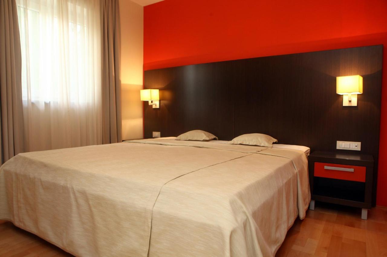 Garbin 711 Marina Apartment