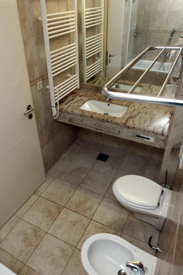 Garbin 711 Marina Apartment
